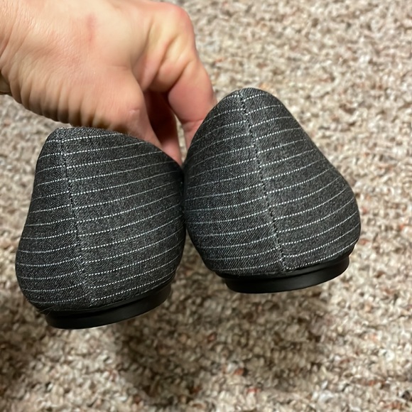 Like New womens flats size 8 - Picture 10 of 10